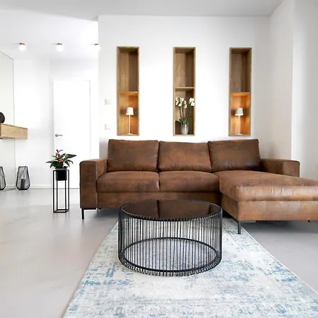 New! Calm Design-house, U-bahn, Terrace, Office