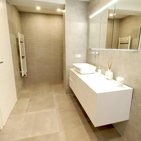 New! Calm Design-house, U-bahn, Terrace, Office * München