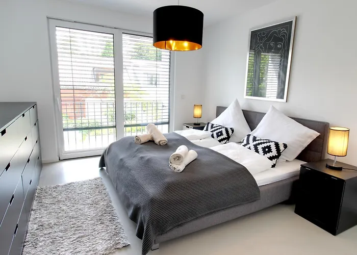 New! Calm Design-house, U-bahn, Terrace, Office