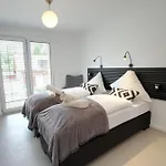 New! Calm Design-house, U-bahn, Terrace, Office Munich