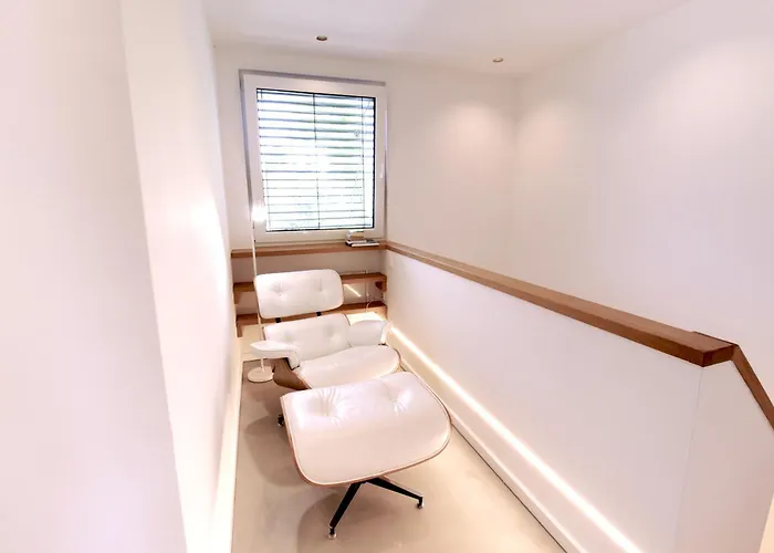 Ferienhaus New! Calm Design-house, U-bahn, Terrace, Office München